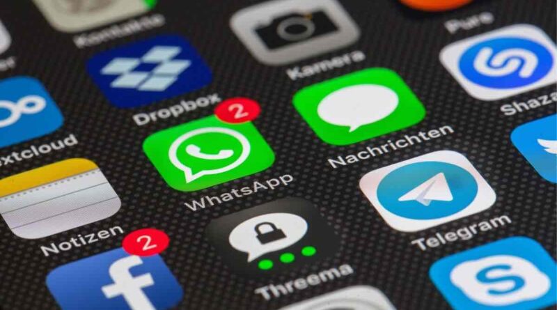 come spiare su whatsapp