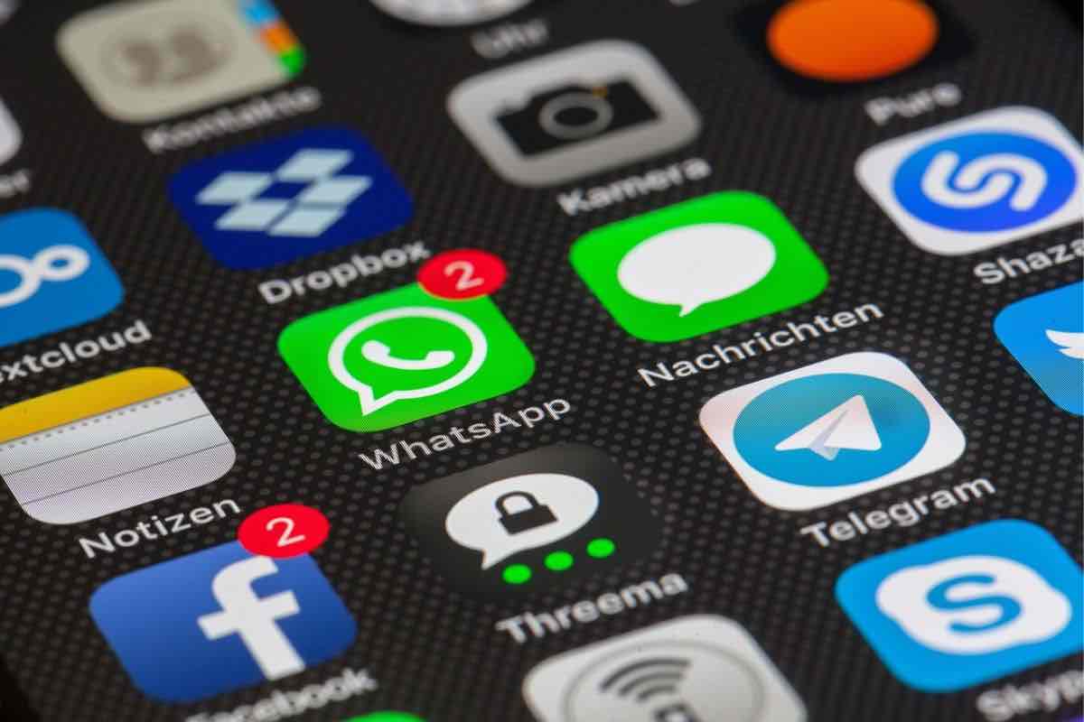 come spiare su whatsapp